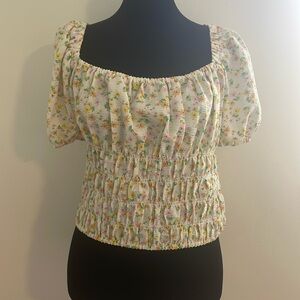 NWT Elodie floral top XL. Gathered elastic waist to give you a contoured look.